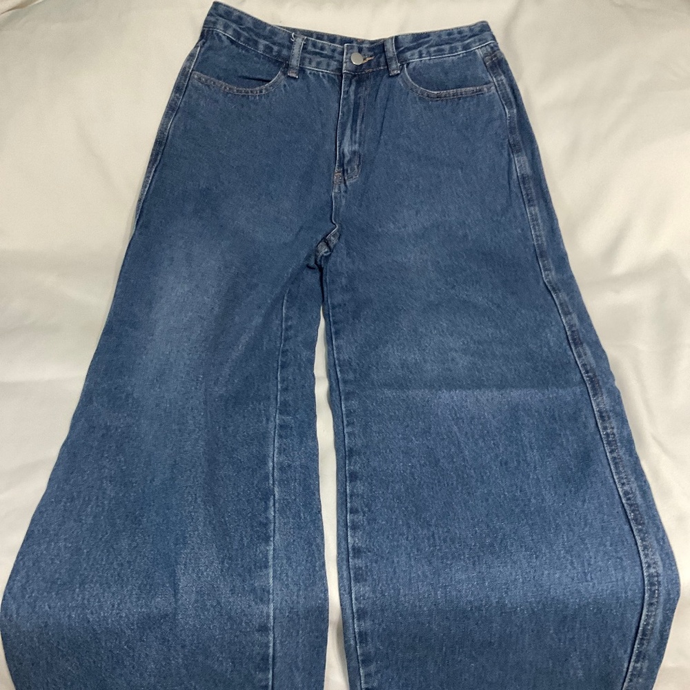 Dazy wide leg blue jeans. W269